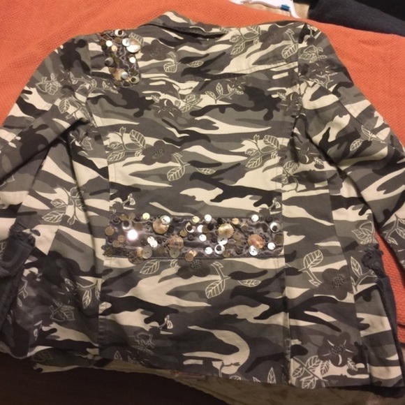 UNIQUE camo fashion Jacket from Paris. Size medium - Picture 2 of 2
